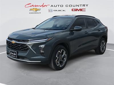 Used 2025 Chevrolet Trax - photo 1