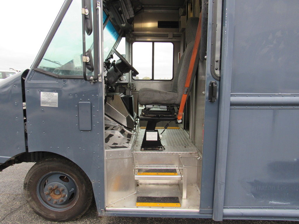 Used 2019 Ford E-450 - photo 24