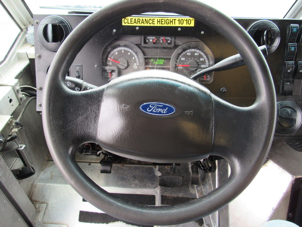 Used 2019 Ford E-450 - photo 27