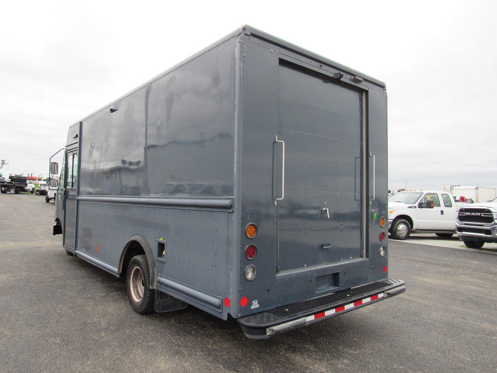 Used 2019 Ford E-450 - photo 9