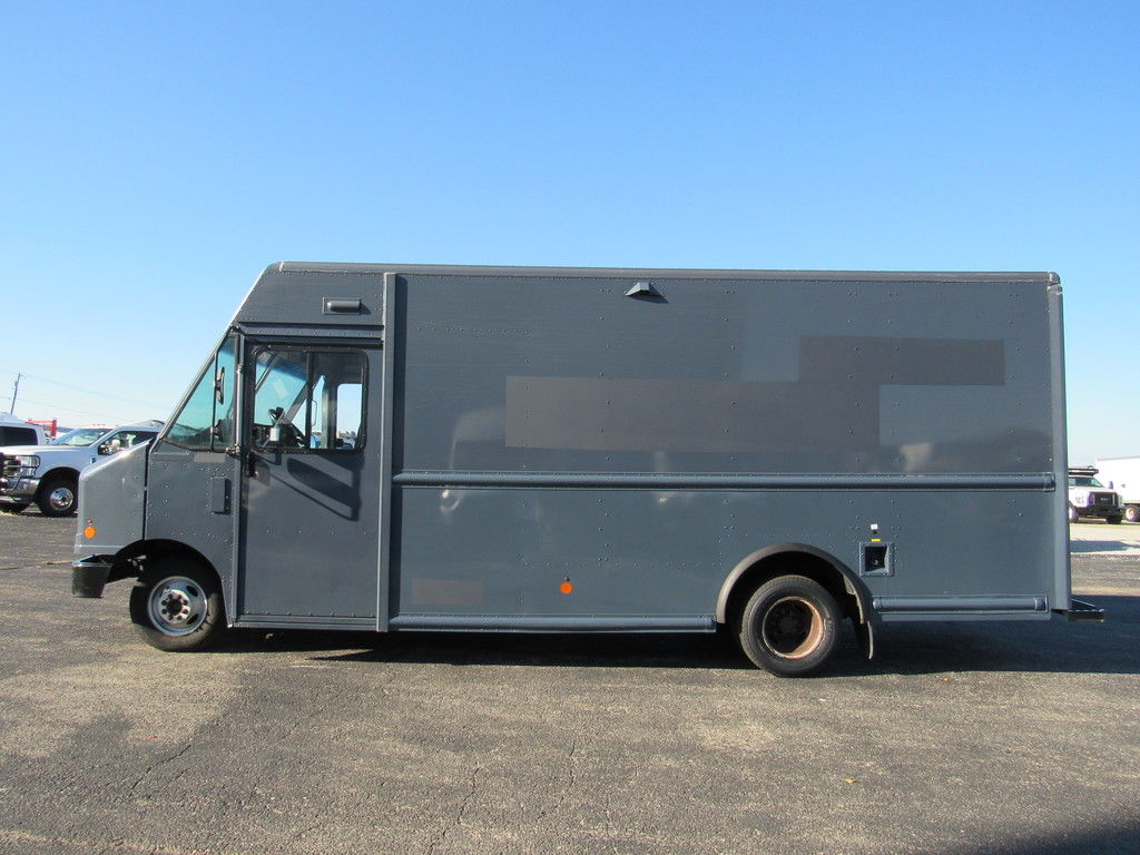 Used 2019 Ford E-450 - photo 6