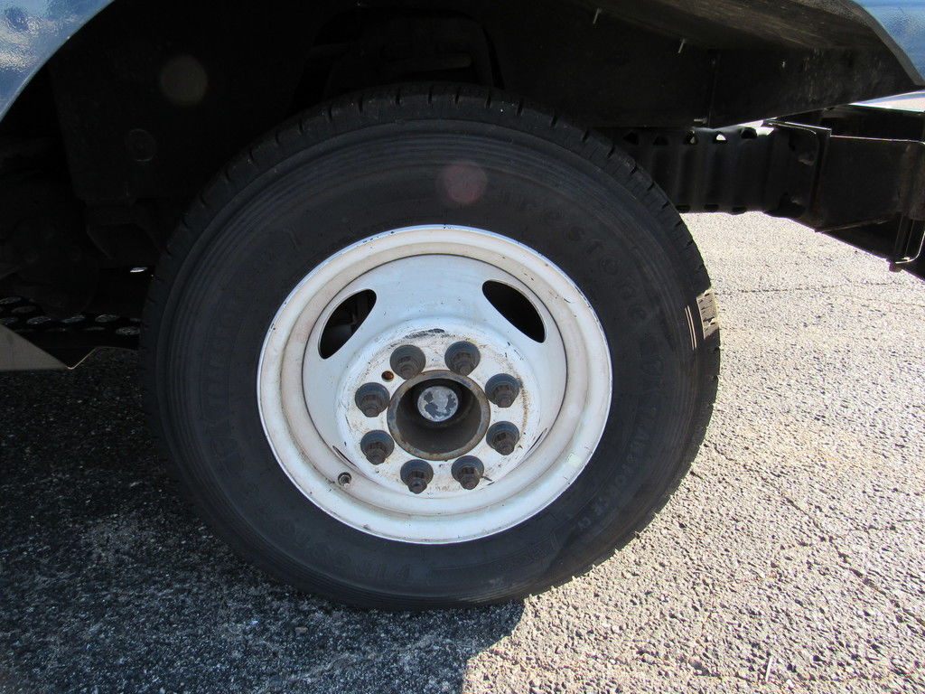 Used 2019 Ford E-450 - photo 13