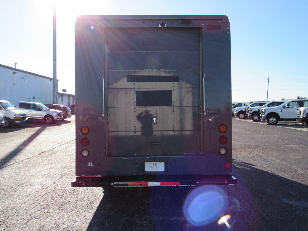 Used 2019 Ford E-450 - photo 8