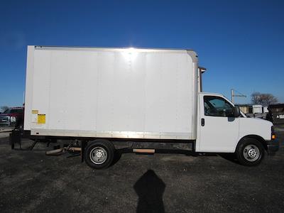 Used 2018 Chevrolet Express 3500 - photo 1