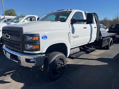 2023 Chevrolet Silverado 5500 Crew Cab DRW 4x4, Flatbed Truck for sale #3030T - photo 2