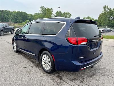 2018 Chrysler Pacifica FWD Minivan for sale #5W0246A - photo 2
