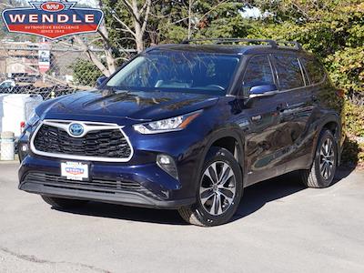 Used 2020 Toyota Highlander - photo 1