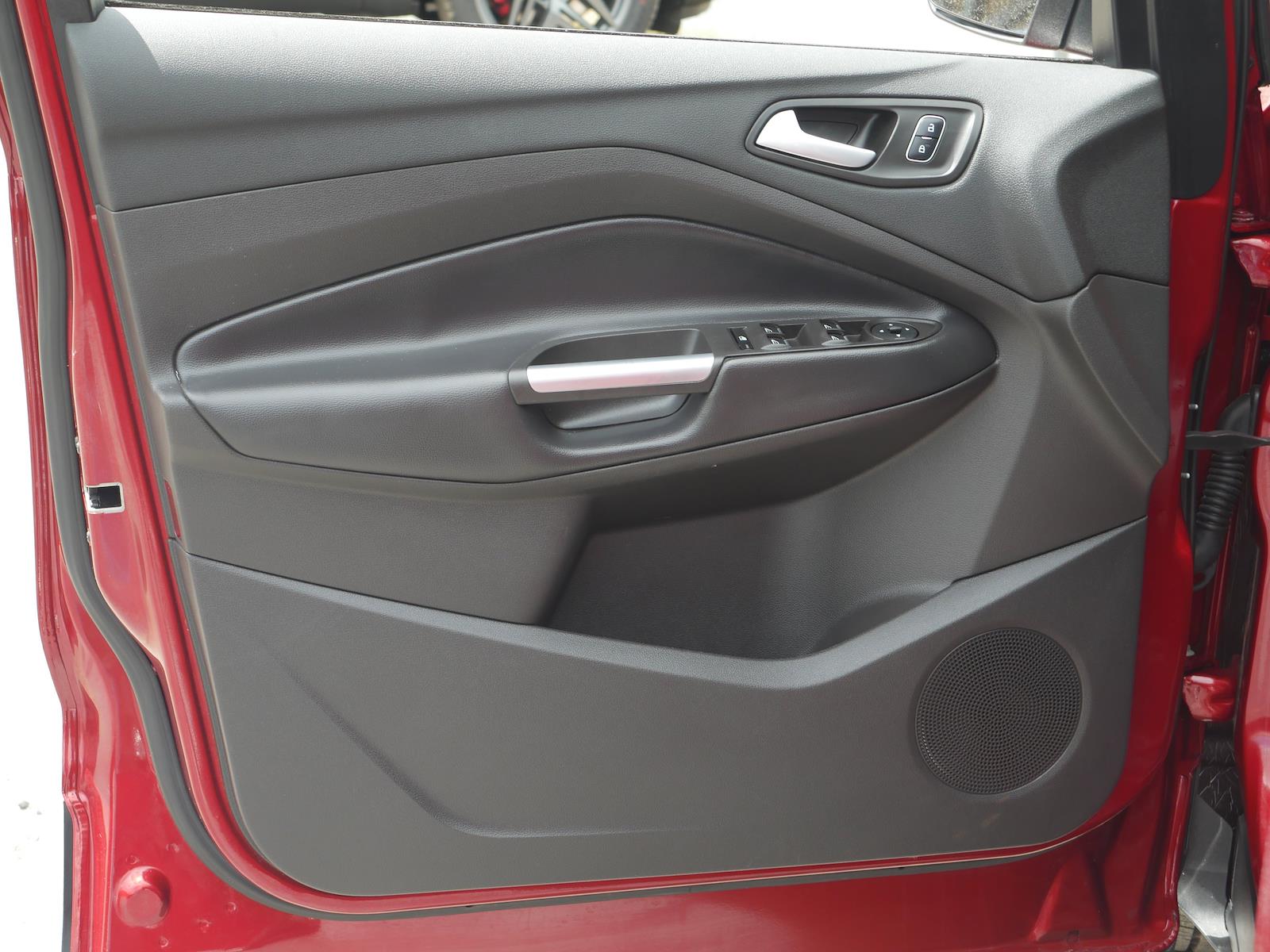 Used 2019 Ford Escape - photo 32
