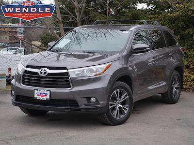 Used 2016 Toyota Highlander - photo 1
