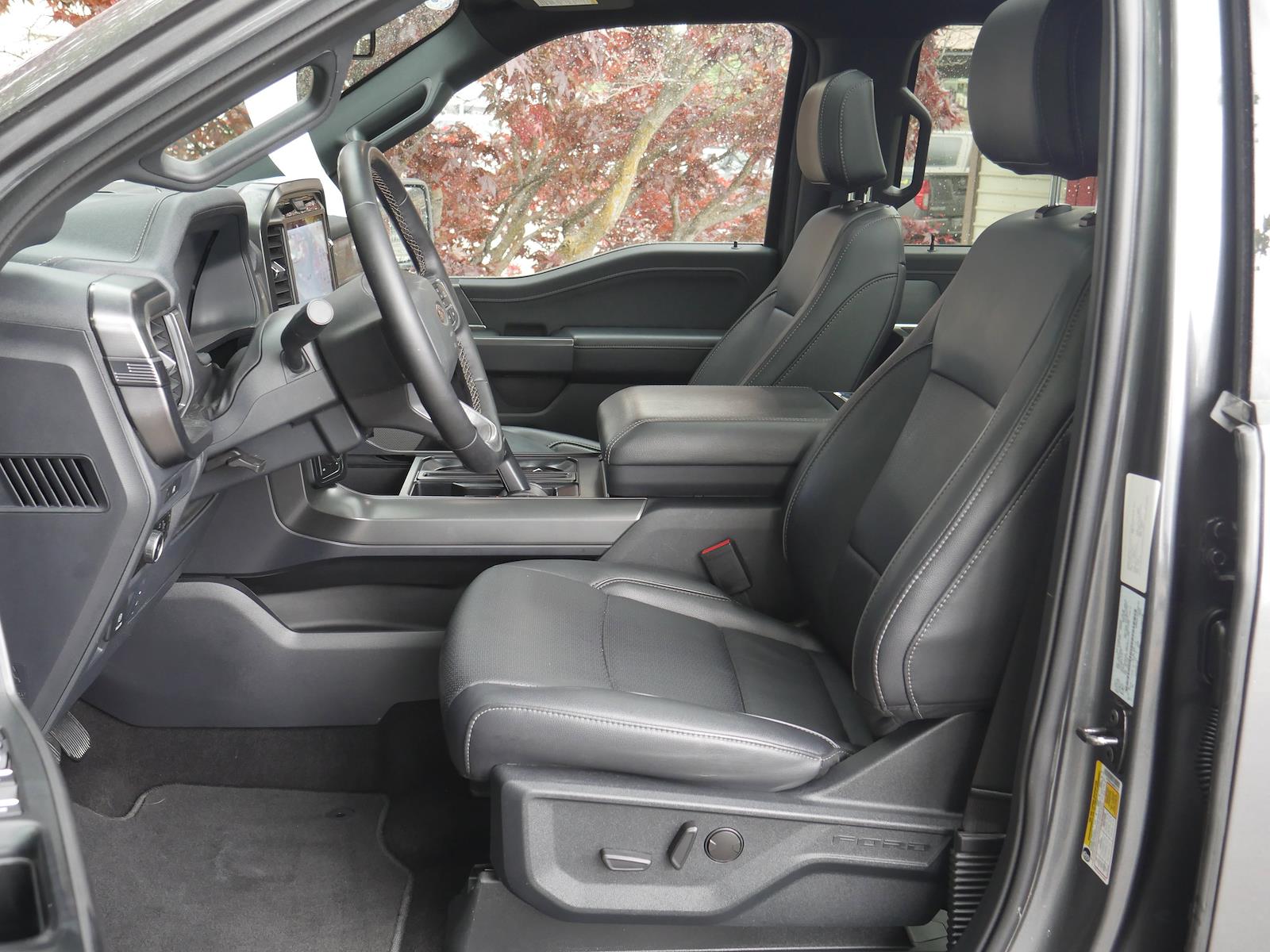 Used 2025 Ford F-150 - photo 2