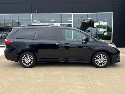 Used 2018 Toyota Sienna XLE Minivan for sale #SU1051A - photo 2