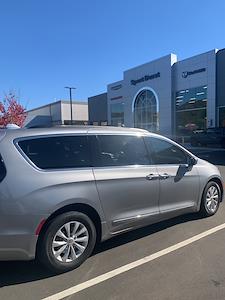 2017 Chrysler Pacifica FWD Minivan for sale #CB835436 - photo 2