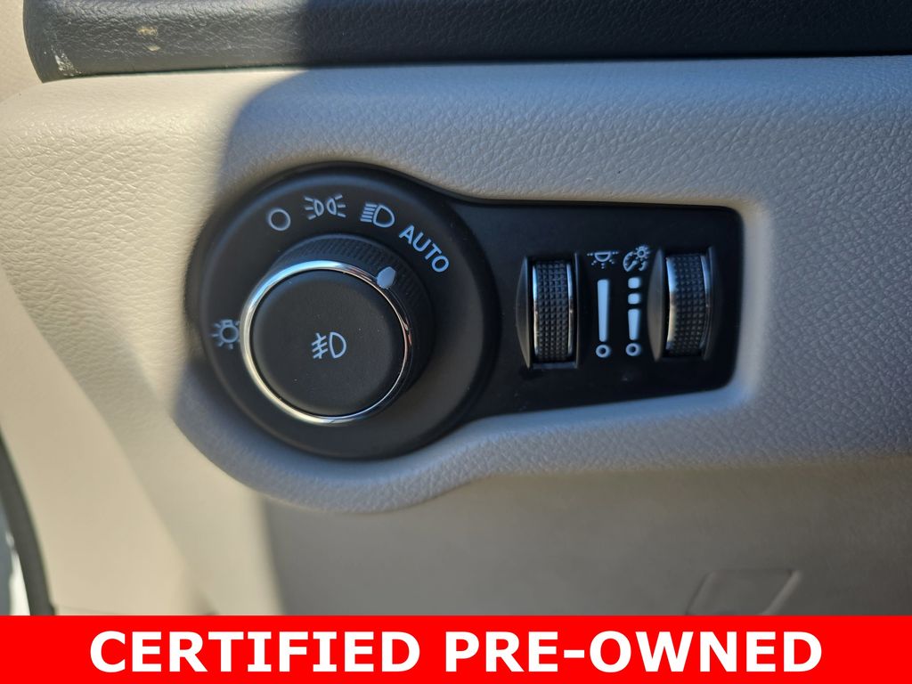 Used 2024 Chrysler Pacifica - photo 29