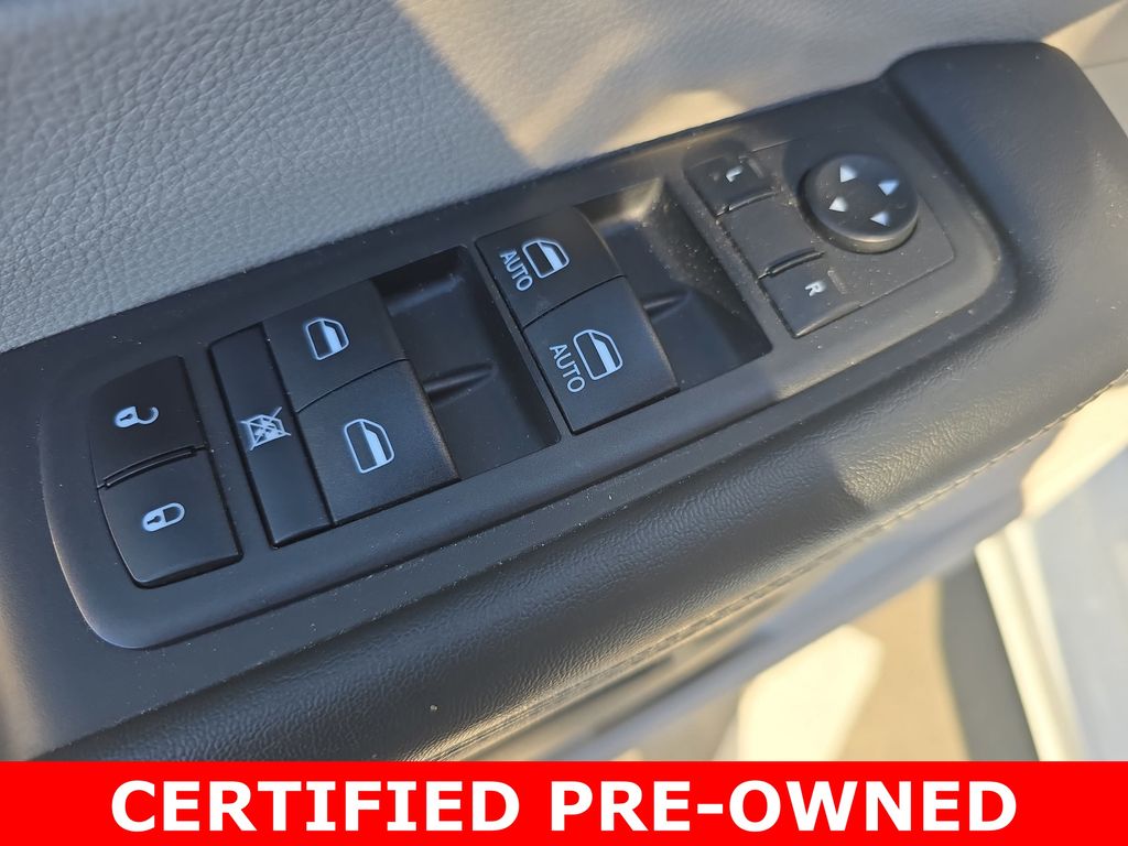 Used 2024 Chrysler Pacifica - photo 31