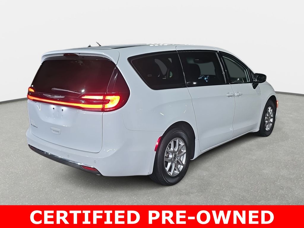 Used 2024 Chrysler Pacifica - photo 7