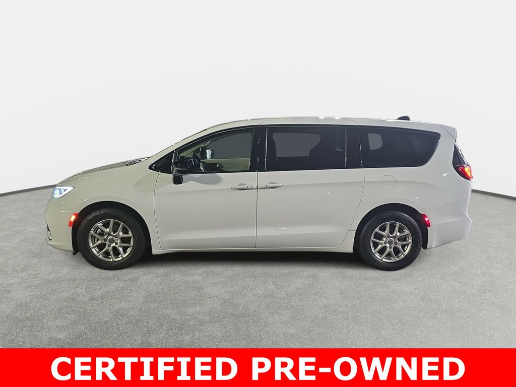 Used 2024 Chrysler Pacifica - photo 10