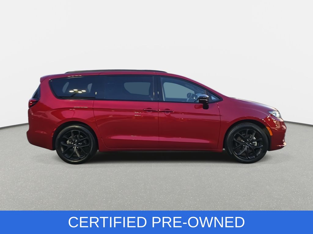 Used 2025 Chrysler Pacifica - photo 6