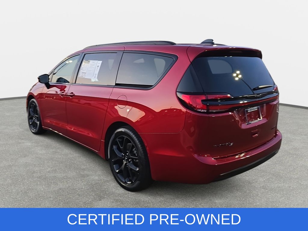 Used 2025 Chrysler Pacifica - photo 9