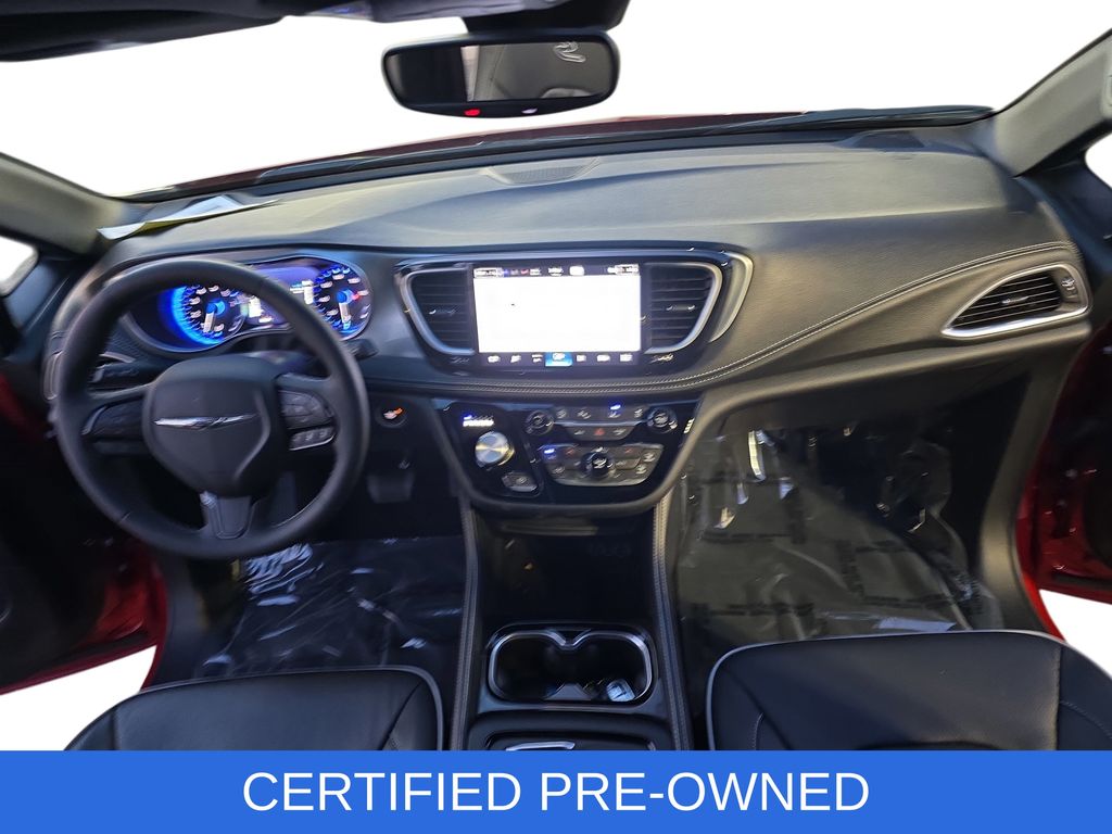 Used 2025 Chrysler Pacifica - photo 11