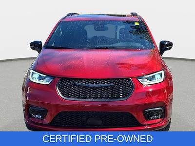 Used 2025 Chrysler Pacifica - photo 1