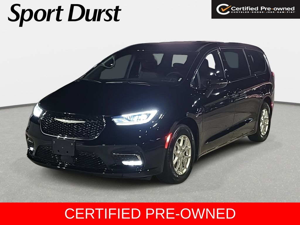 Used 2025 Chrysler Pacifica - photo 1