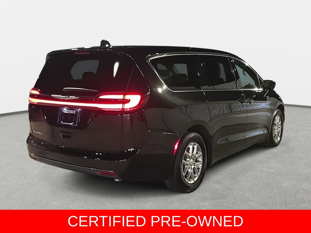 Used 2025 Chrysler Pacifica - photo 7