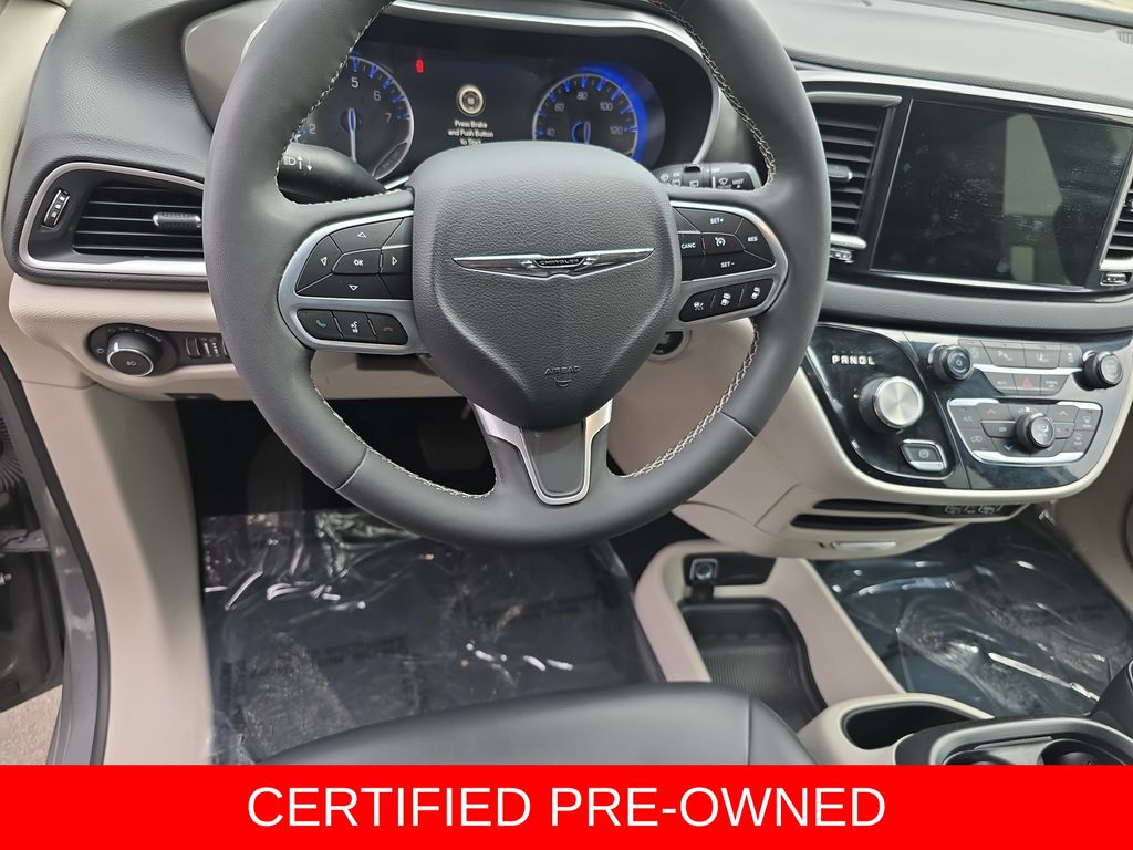 Used 2023 Chrysler Pacifica - photo 18