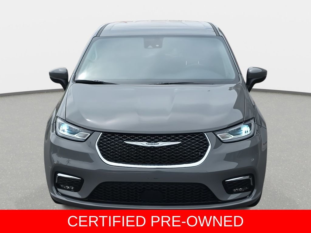 Used 2023 Chrysler Pacifica - photo 2