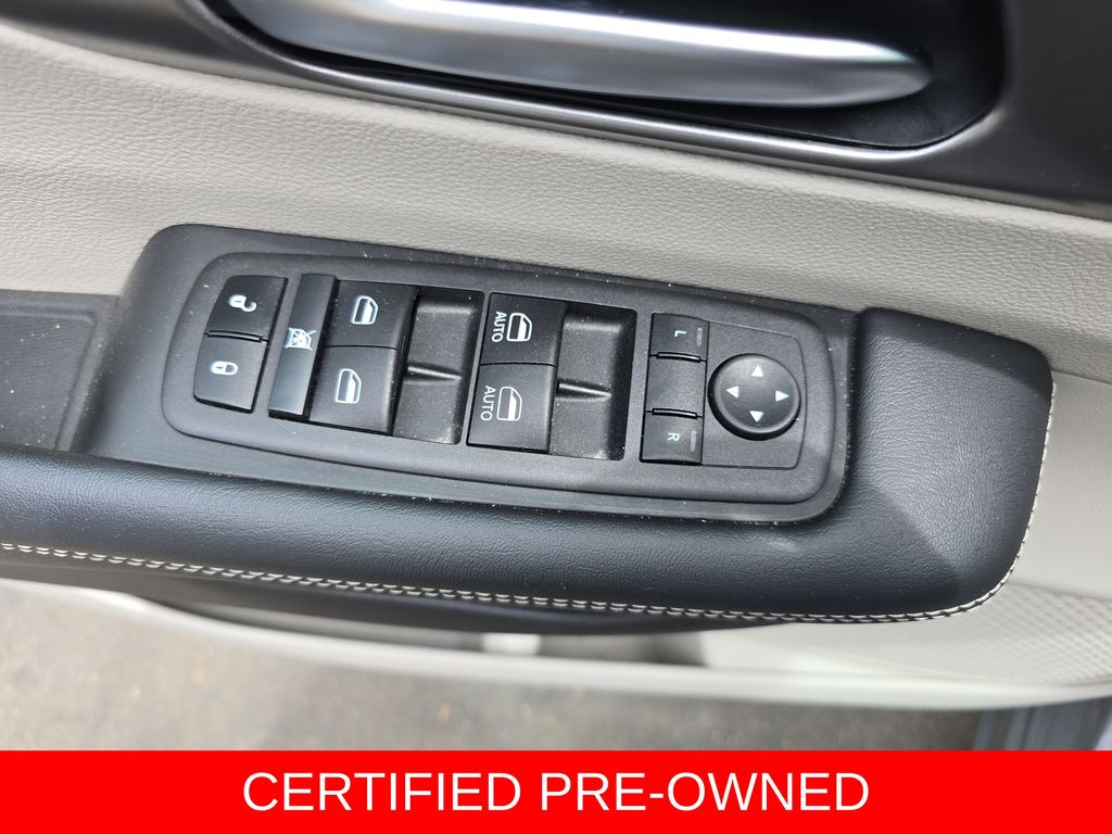 Used 2023 Chrysler Pacifica - photo 30