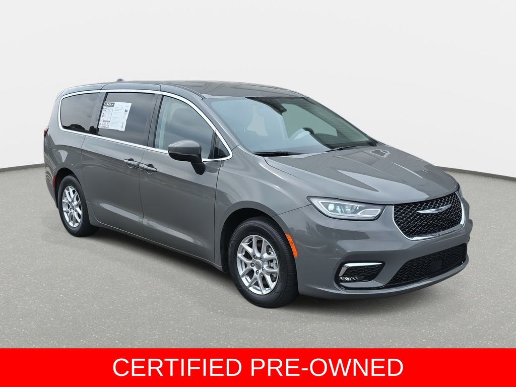 Used 2023 Chrysler Pacifica - photo 5