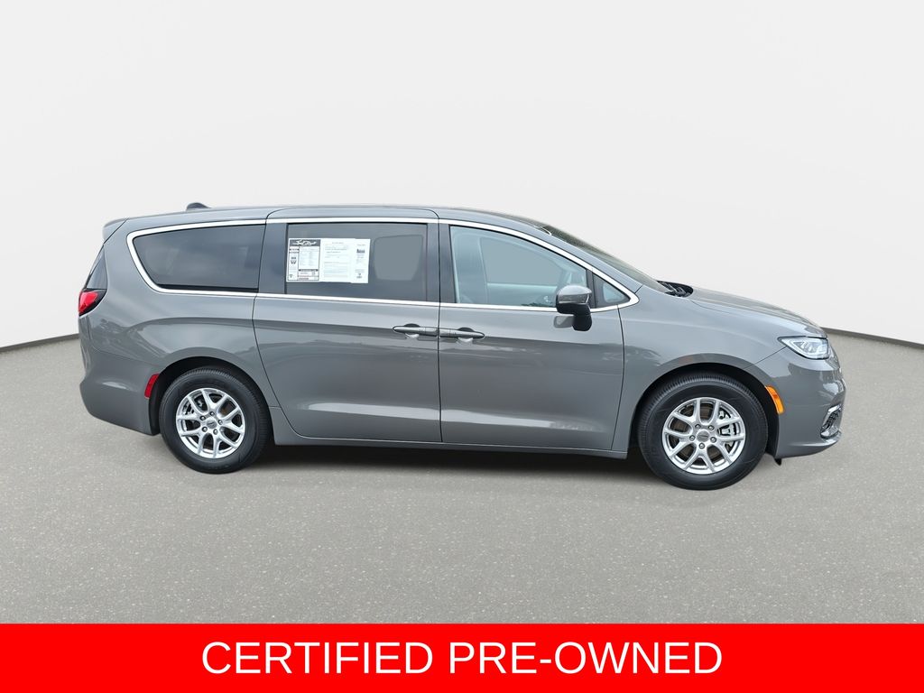 Used 2023 Chrysler Pacifica - photo 6