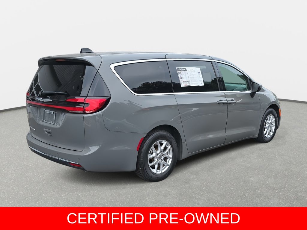 Used 2023 Chrysler Pacifica - photo 7
