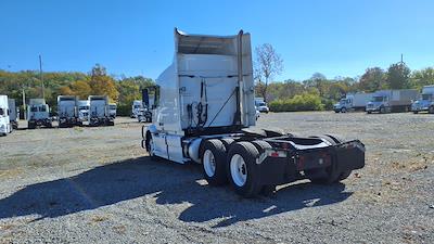 Used 2020 Volvo VNR Volvo D13 Semi Truck for sale #243527 - photo 2