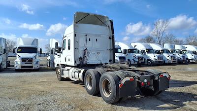 Used 2020 Freightliner Cascadia - photo 1