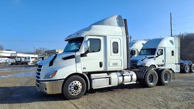 Used 2020 Freightliner Cascadia - photo 1