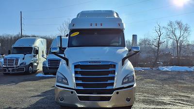 Used 2020 Freightliner Cascadia - photo 1