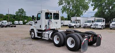 Used 2019 Freightliner Cascadia Detroit DD13 Semi Truck for sale #813304 - photo 2