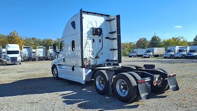 Used 2019 Freightliner Cascadia Detroit Diesel DD15 Semi Truck with Sleeper Cab for sale #825521 - photo 2
