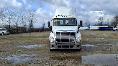Used 2019 Freightliner Cascadia Detroit Diesel DD15 Semi Truck for sale #862162 - photo 2