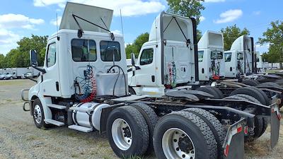 Used 2019 Freightliner Cascadia Cummins X15 Semi Truck for sale #862257 - photo 2