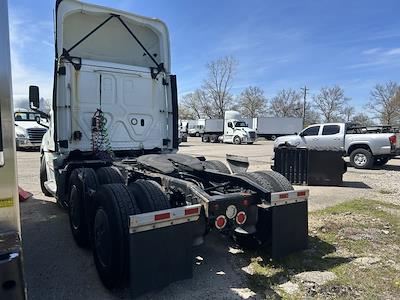 Used 2019 Freightliner Cascadia Detroit Diesel DD15 Semi Truck for sale #870161 - photo 2