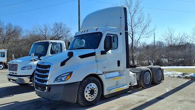 Used 2019 Freightliner Cascadia - photo 1