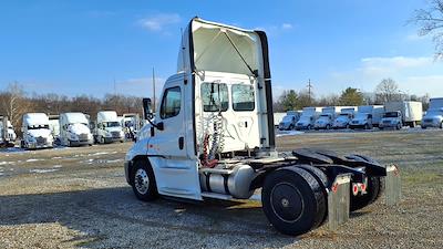 Used 2019 Freightliner Cascadia Cummins X15 Semi Truck for sale #876883 - photo 2