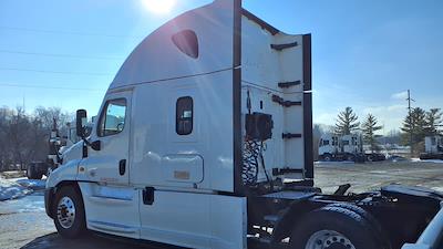 Used 2019 Freightliner Cascadia - photo 1