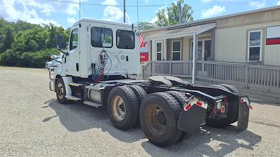 Used 2019 Freightliner Cascadia Detroit DD13 Semi Truck for sale #878819 - photo 2