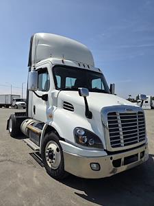 Used 2017 Freightliner Cascadia Detroit DD13 Semi Truck for sale #665097 - photo 1
