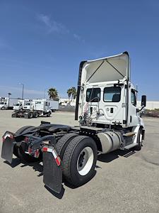 Used 2017 Freightliner Cascadia Detroit DD13 Semi Truck for sale #665097 - photo 2