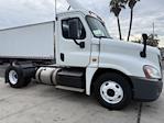 Used 2017 Freightliner Cascadia Detroit DD13 Semi Truck for sale #675199 - photo 4