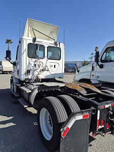 Used 2018 Freightliner Cascadia Detroit DD13 Semi Truck for sale #681529 - photo 2