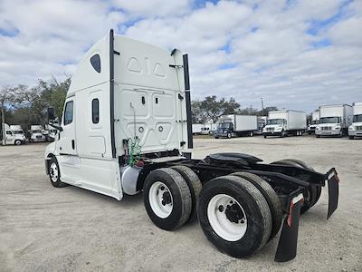 Used 2020 Freightliner Cascadia - photo 1